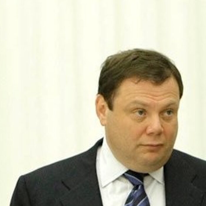 Baltic States Impose National Sanctions on Usmanov and Fridman After EU Delisting