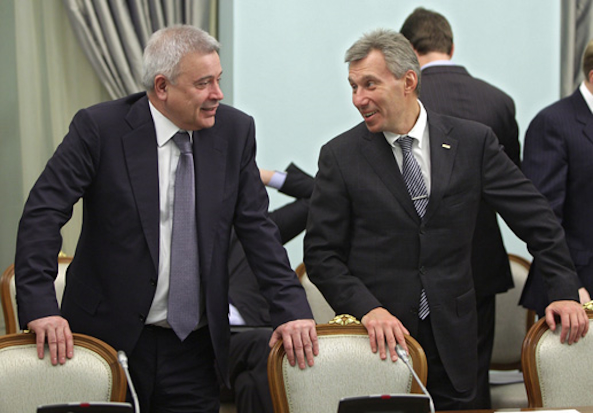 LUKoil President Vagit Alekperov and TNK-BP Executive Director Hermann Han before the meeting of Prime Minister Vladimir Putin with Venezuelan Energy and Petroleum Minister Rafael Ramirez / 2010 / gov.ru