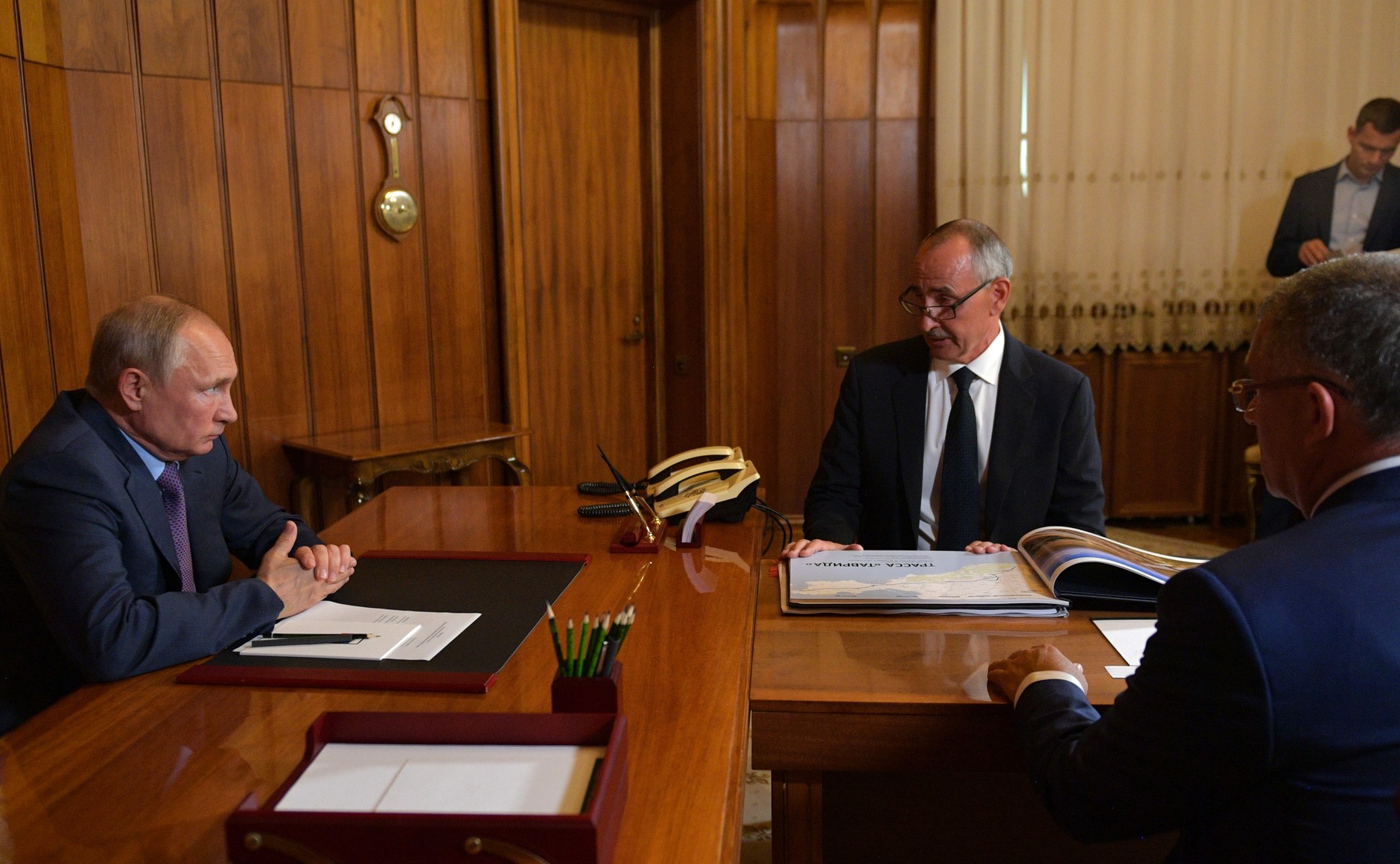 Vladimir Putin's meeting with Valery Abramov and Viktor Perevalov / Photo: kremlin.ru