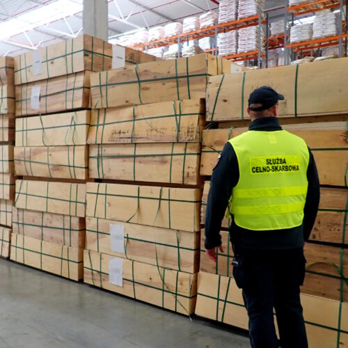 Poland blocks shipments of sanctioned plywood from Russia