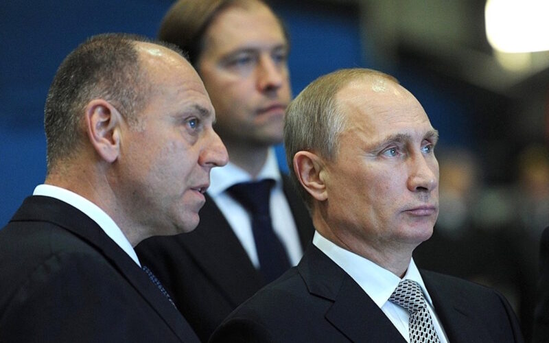 Dmitry Pumpyanskiy and Vladimir Putin / kremlin.ru