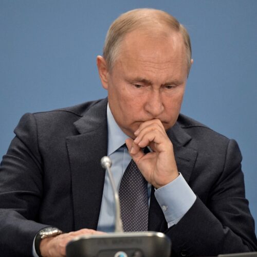 EU bans Russian gas supplies