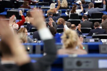 EU Parliament calls for new sanctions against Russia over its recruitment of foreigners
